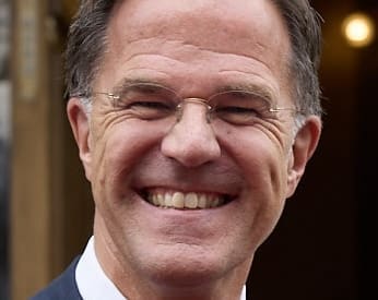 You are currently viewing Mark  Rutte joue les épouvantails : double guerre, production russe record et menace directe